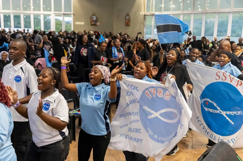 Addressing the youth at the Daswa Pilgrimage