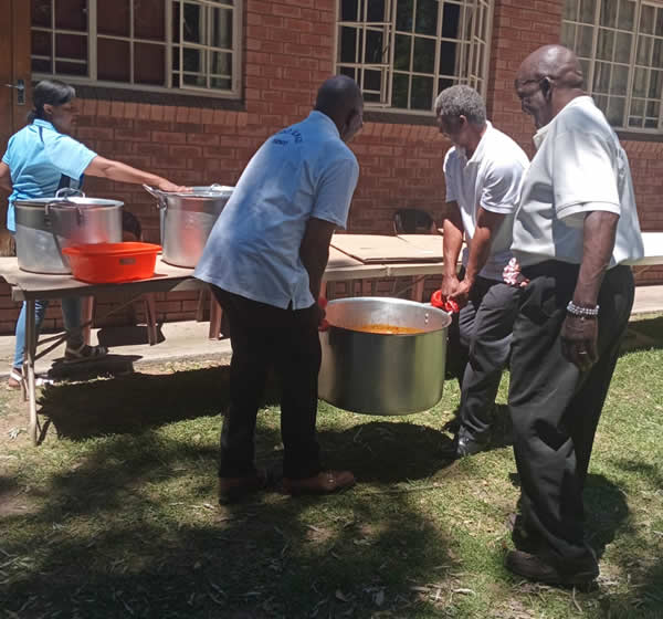 Heart meals prepared for World Day of the Poor